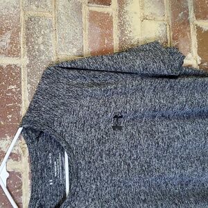 Under Armour Men's shirt Large Gray